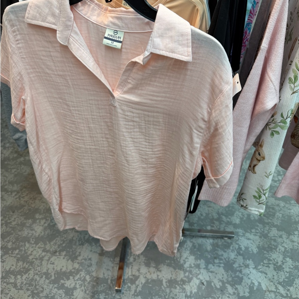 Magellan Outdoors Women’s Light Pink Collared Button-Down Top